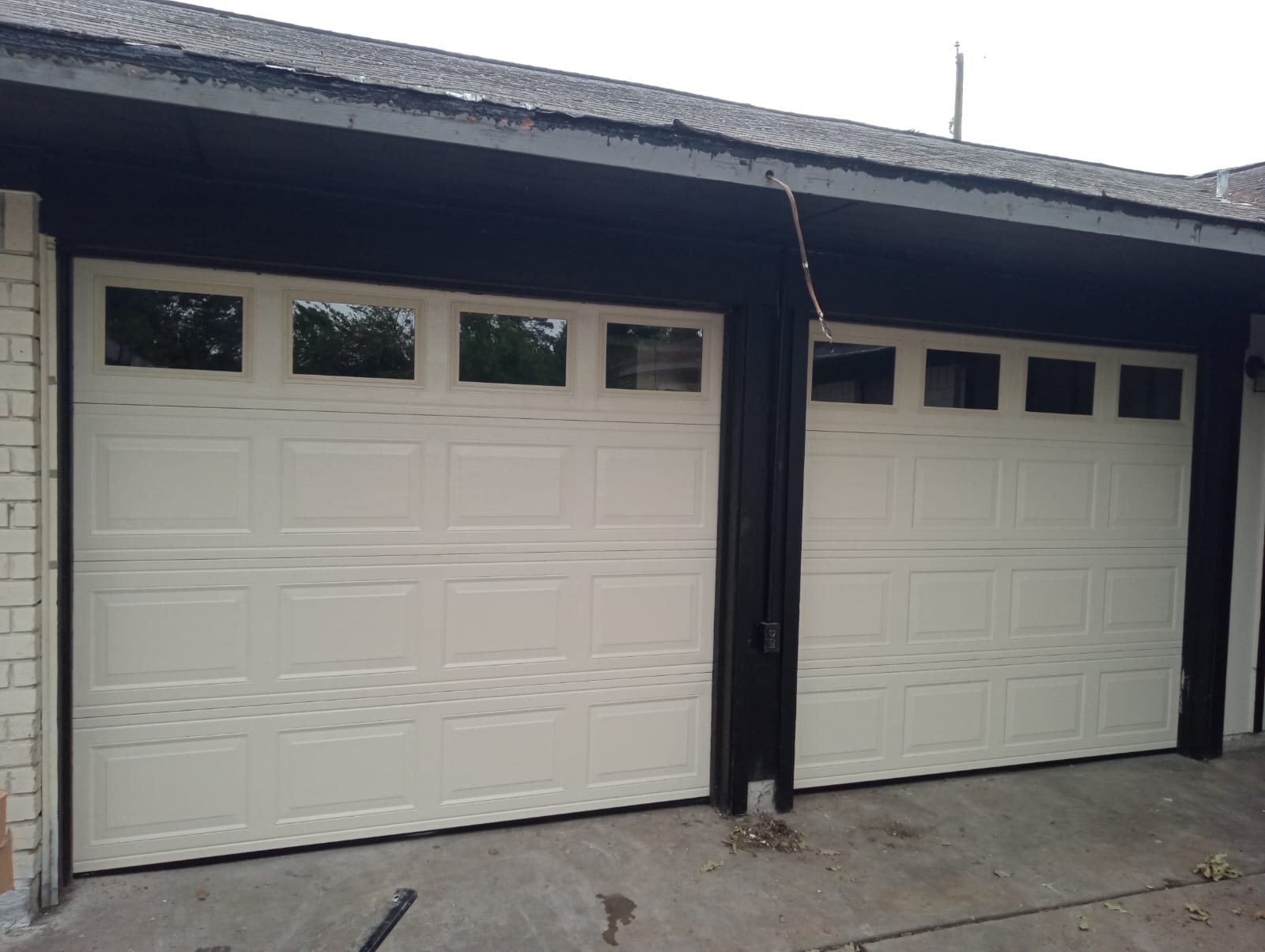 Residential Garage Door Service in Stafford, TX — Lemus Garage Door Services, Licensed & Insured, (281) 906-4783